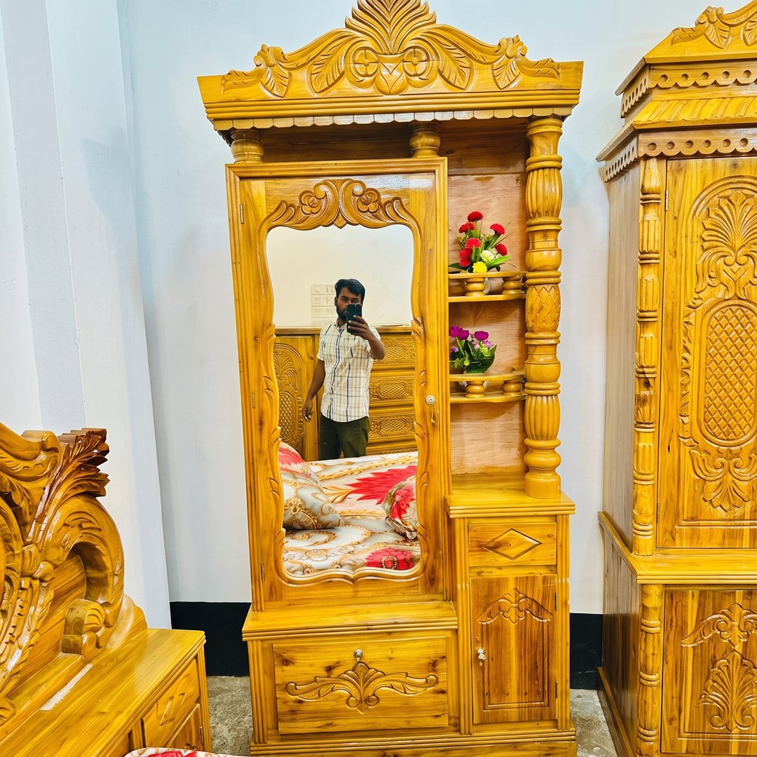 ড্রেসিং টেবিল